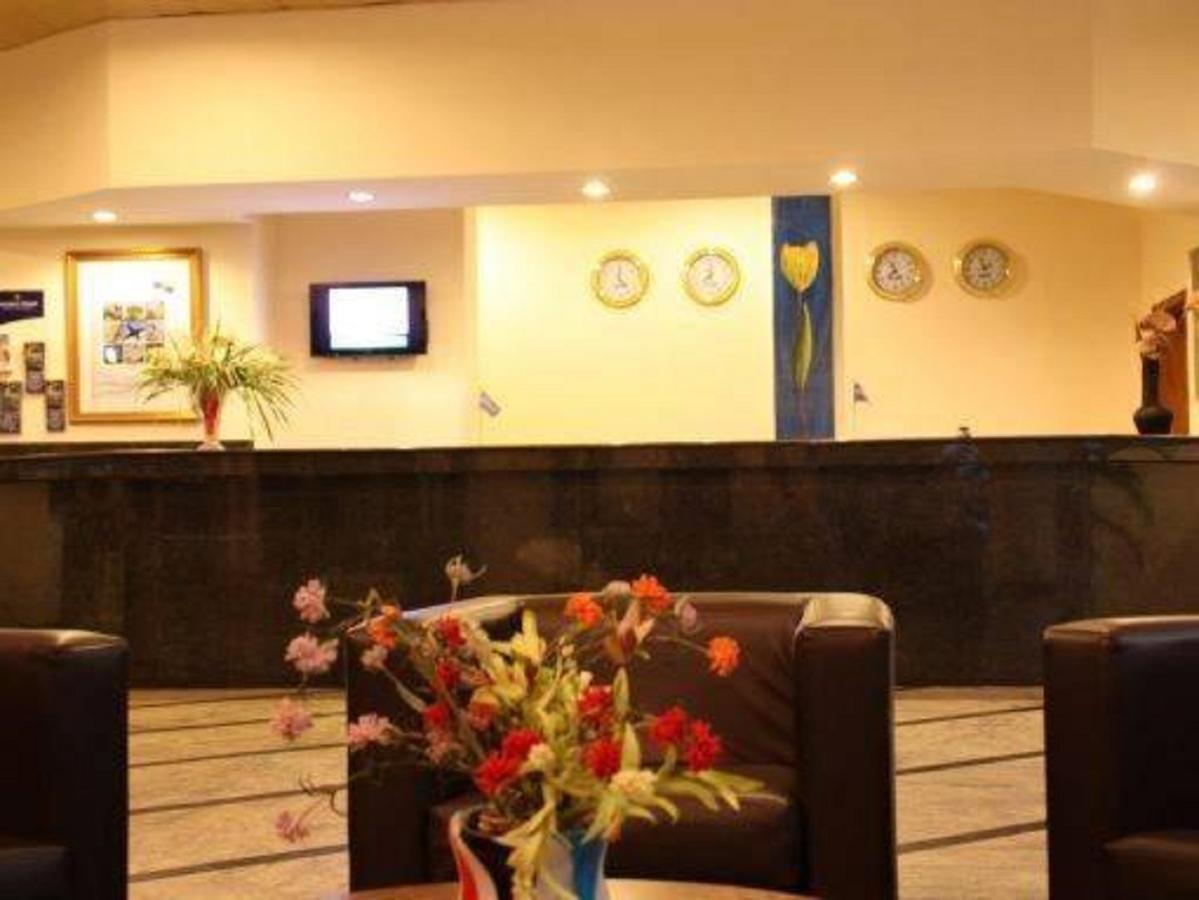 Golden Royale Hotel エヌグ エクステリア 写真