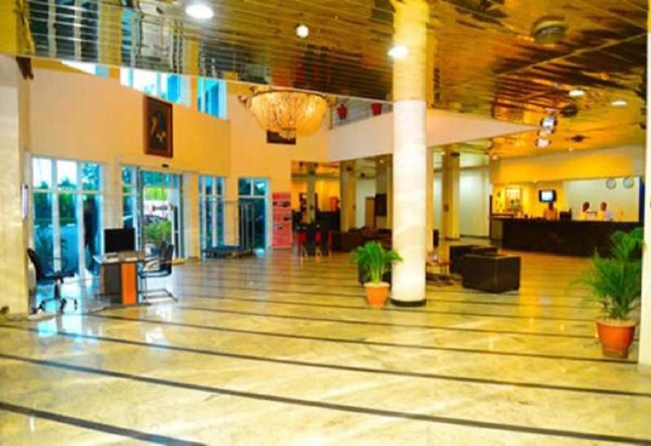 Golden Royale Hotel エヌグ エクステリア 写真