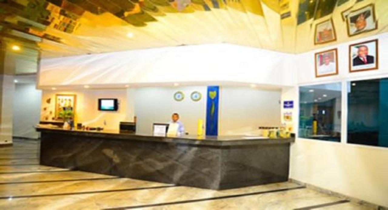 Golden Royale Hotel エヌグ エクステリア 写真
