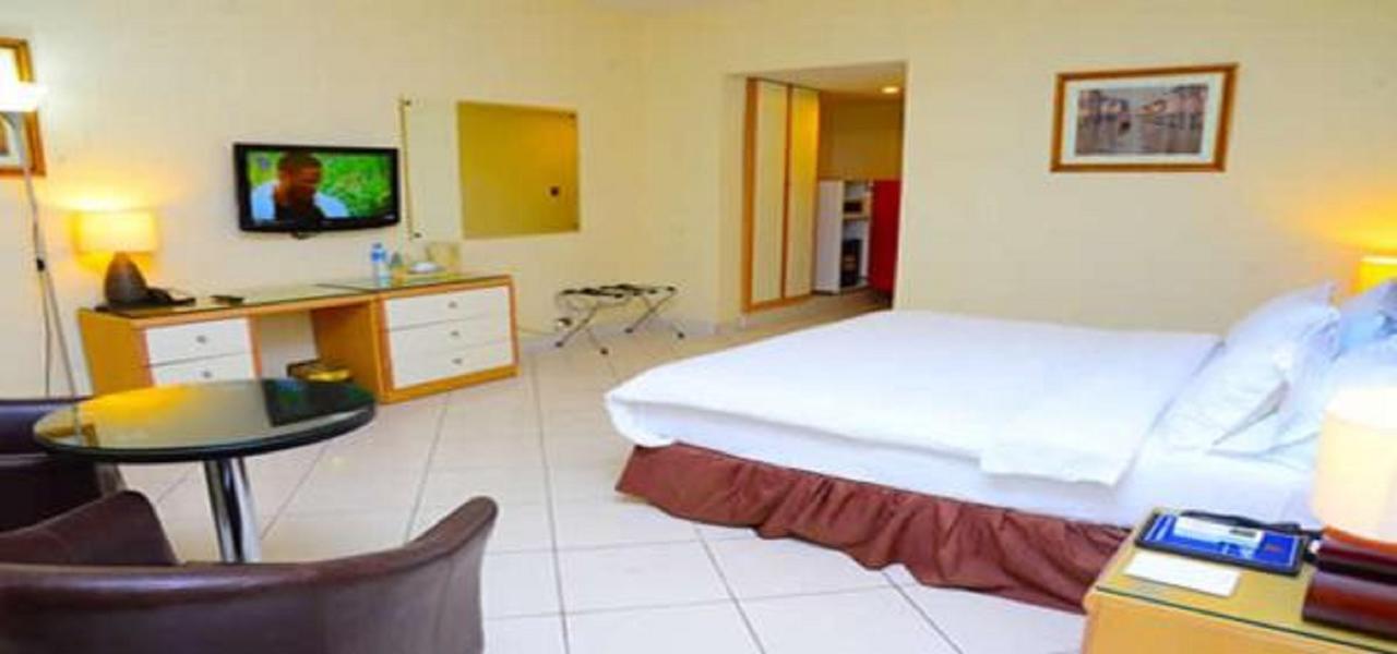 Golden Royale Hotel エヌグ エクステリア 写真