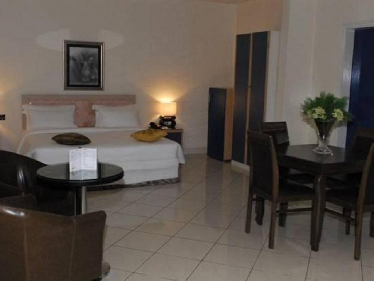 Golden Royale Hotel エヌグ エクステリア 写真