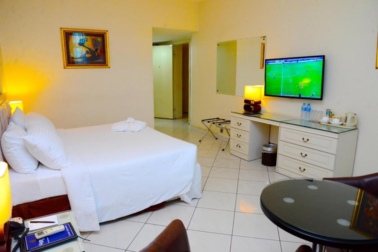 Golden Royale Hotel エヌグ エクステリア 写真