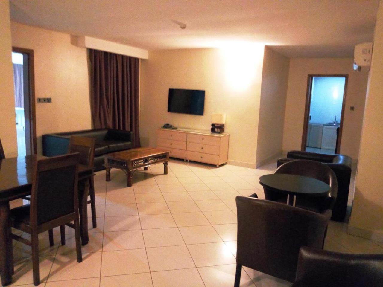 Golden Royale Hotel エヌグ エクステリア 写真