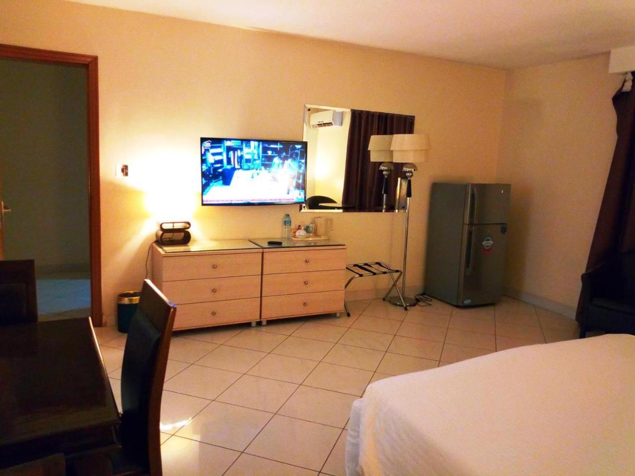 Golden Royale Hotel エヌグ エクステリア 写真
